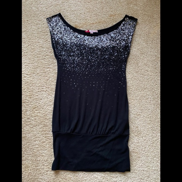 Top - Picture 2 of 2